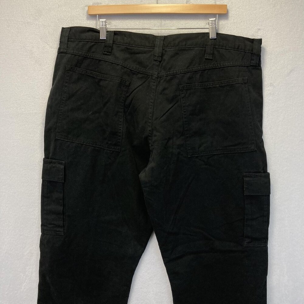NWT Wrangler Fleece Lined Cargo Pants Mens 40x30 Black Winter Pockets 10ZM6LLBL - Picture 11 of 14
